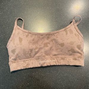 Alphalete surface limitless bra in pebble print mocha